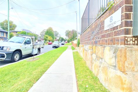 Property photo of 2/8 Carinya Road Girraween NSW 2145