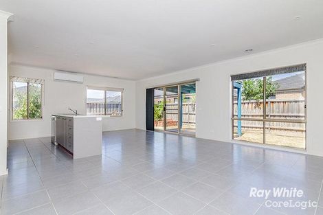 Property photo of 19 Windmill Circuit Lyndhurst VIC 3975