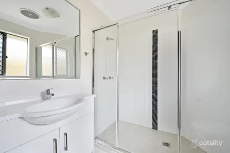 Property photo of 2/8 Whitefield Street Glenvale QLD 4350