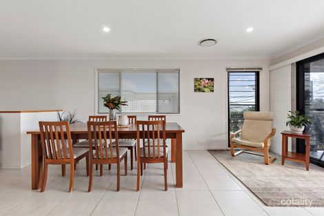 Property photo of 120 Stradbroke Avenue Wynnum QLD 4178