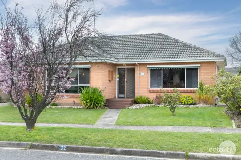 32 Grandview Gr, Wendouree, VIC 3355
