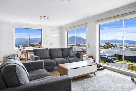 Property photo of 2/1 Cazaly Drive Chigwell TAS 7011