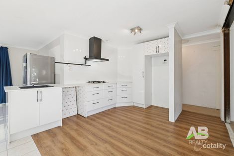 Property photo of 15 Mulwarrie Circle Wanneroo WA 6065