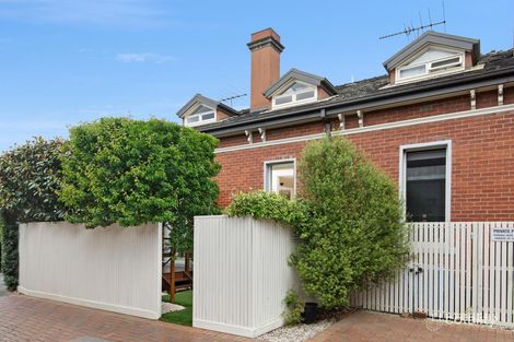 Property photo of 2/366-370 Elgar Road Box Hill VIC 3128