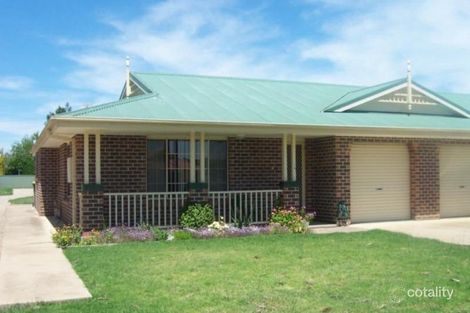 1/14 Berthong St, Young, NSW 2594