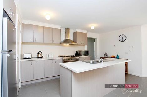 Property photo of 18 Springbrook Place Point Cook VIC 3030