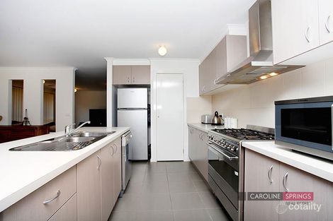 Property photo of 18 Springbrook Place Point Cook VIC 3030