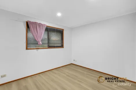 Property photo of 13 Caroline Crescent Cranbourne West VIC 3977