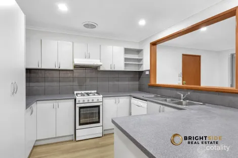 Property photo of 13 Caroline Crescent Cranbourne West VIC 3977