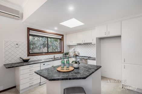 Property photo of 42 Knights Drive Glen Waverley VIC 3150