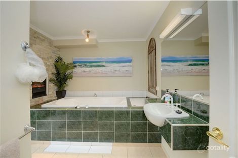 Property photo of 5 Fossickers Grove Ballarat East VIC 3350