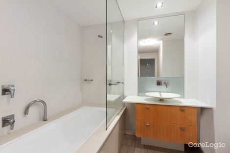 Property photo of 2302 Ephraim Island Parade Paradise Point QLD 4216