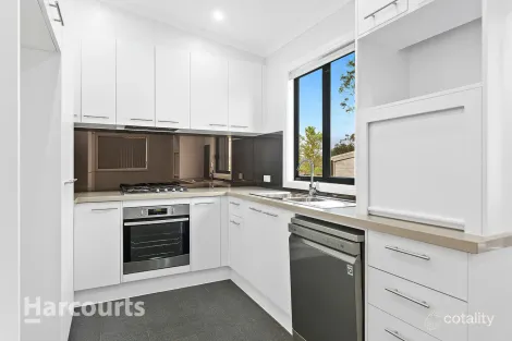 Property photo of 14 Roycroft Avenue Mount Warrigal NSW 2528