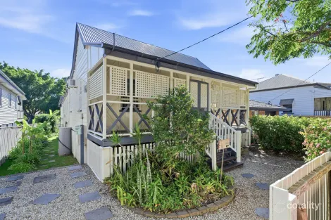 38 HENCHMAN ST, NUNDAH, QLD 4012