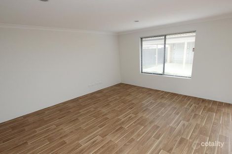 Property photo of 40 Bottlenose Circuit Waikiki WA 6169