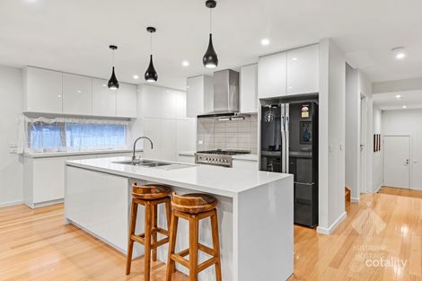 Property photo of 10 Pindan Court Mount Waverley VIC 3149