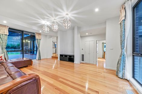 Property photo of 10 Pindan Court Mount Waverley VIC 3149