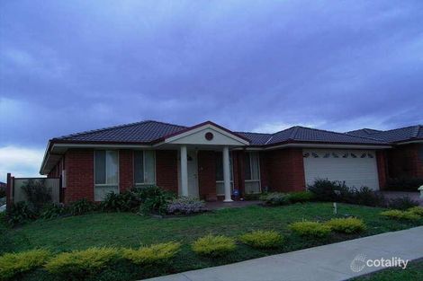 Property photo of 8 Sheoke Grove Cairnlea VIC 3023