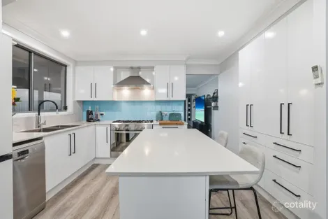 Property photo of 23 Cassar Crescent Cranebrook NSW 2749