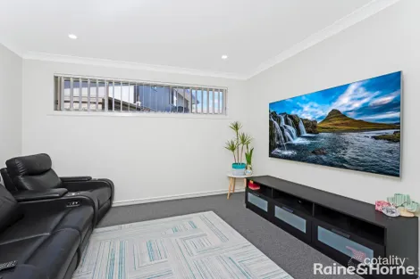 Property photo of 5 Crowley Boulevard Claymore NSW 2559