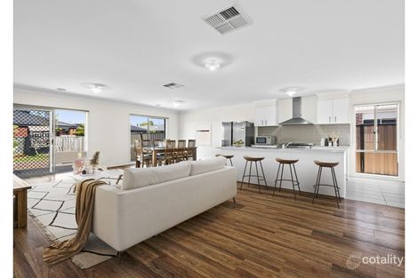 Property photo of 6 Claydon Grove Truganina VIC 3029