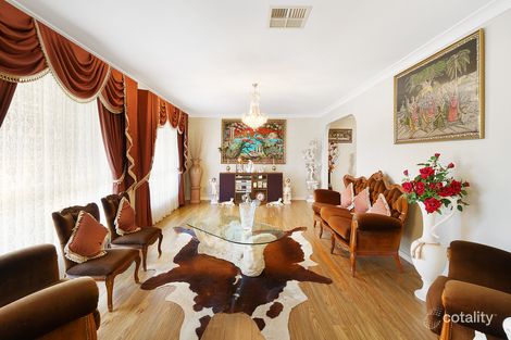 11 Whitsunday Cct, Green Valley, NSW 2168