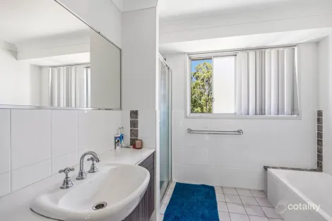 Property photo of 20 Canada Crescent Cameron Park NSW 2285