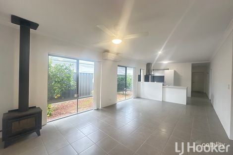 Property photo of 34 Whimbrel Crescent Coodanup WA 6210