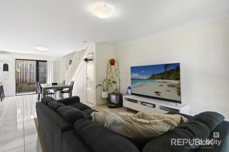 Property photo of 1/26 Witheren Circuit Pacific Pines QLD 4211