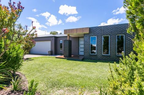Property photo of 6 Wave Crescent Torquay VIC 3228