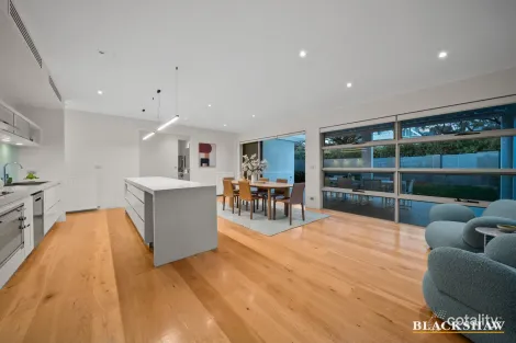 Property photo of 102 Jansz Crescent Griffith ACT 2603
