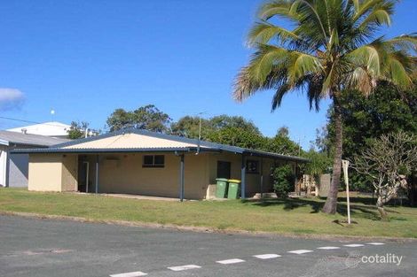 Property photo of 11 Ilmenite Avenue Rainbow Beach QLD 4581
