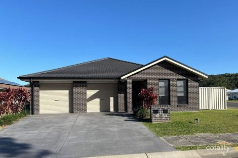 15-15a Sunshine Cct, Emerald Beach, NSW 2456