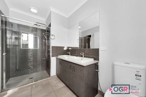 Property photo of 18 Cuttlefish Circuit Tarneit VIC 3029