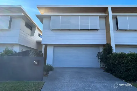 32 Whitehaven Rd, Newport, QLD 4020