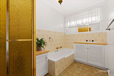 Property photo of 5 Cloverdale Close Burwood East VIC 3151