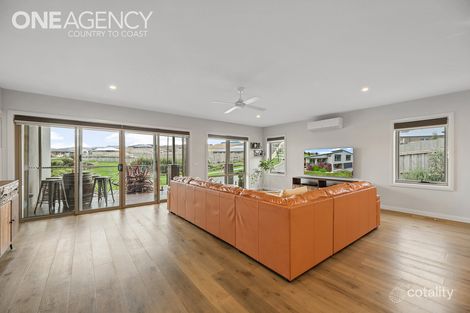 Property photo of 16 Emberwood Road Warragul VIC 3820