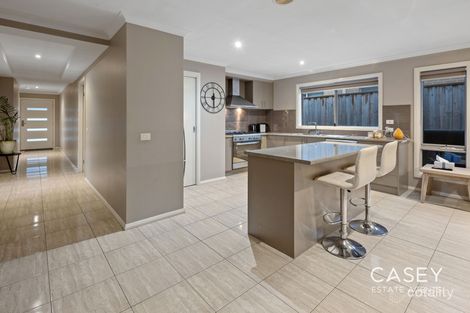 Property photo of 66 Como Parade Clyde North VIC 3978