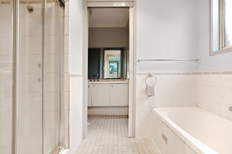 Property photo of 20 Romley Crescent Oakhurst NSW 2761