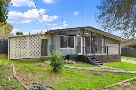 28 Guilford St, Clare, SA 5453