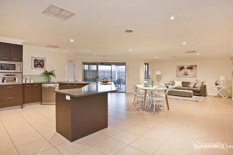 Property photo of 1 Sinclair Green Derrimut VIC 3026