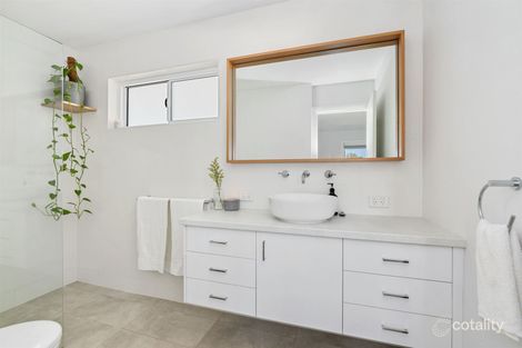 13a Valley Rd, Wembley Downs, WA 6019