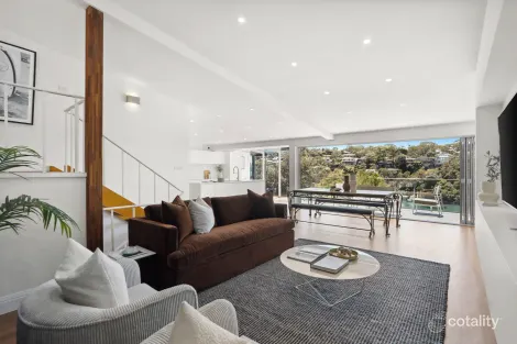 Property photo of 38 Kingfisher Crescent Grays Point NSW 2232