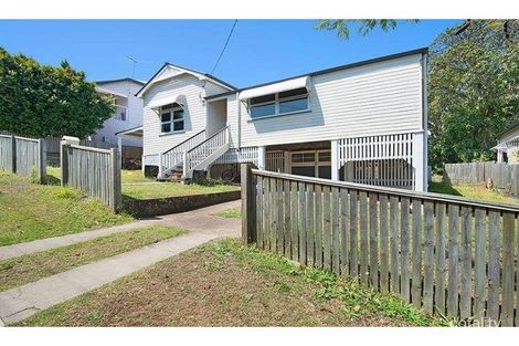 17 Oakwal Tce, Windsor, QLD 4030