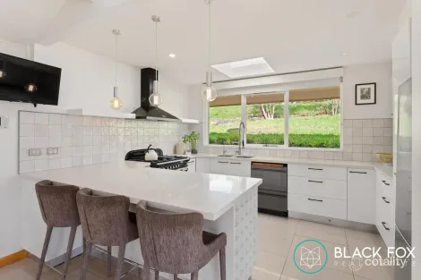 Property photo of 18 Berkeley Court Mount Eliza VIC 3930