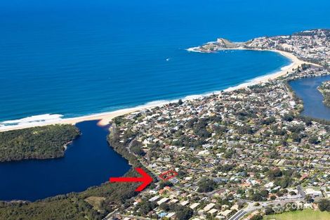 Property photo of 166A Ocean View Drive Wamberal NSW 2260