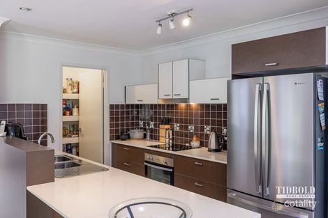 Property photo of 14 Whitsunday Place Redland Bay QLD 4165