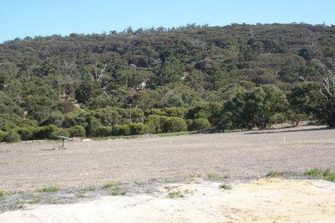 305 Days Rd, Crossman, WA 6390