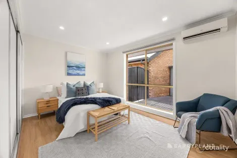 Property photo of 3 Essue Court Mill Park VIC 3082