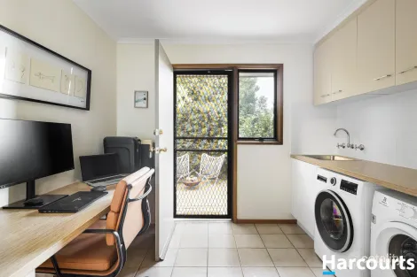 Property photo of 10 Babinda Court Rowville VIC 3178